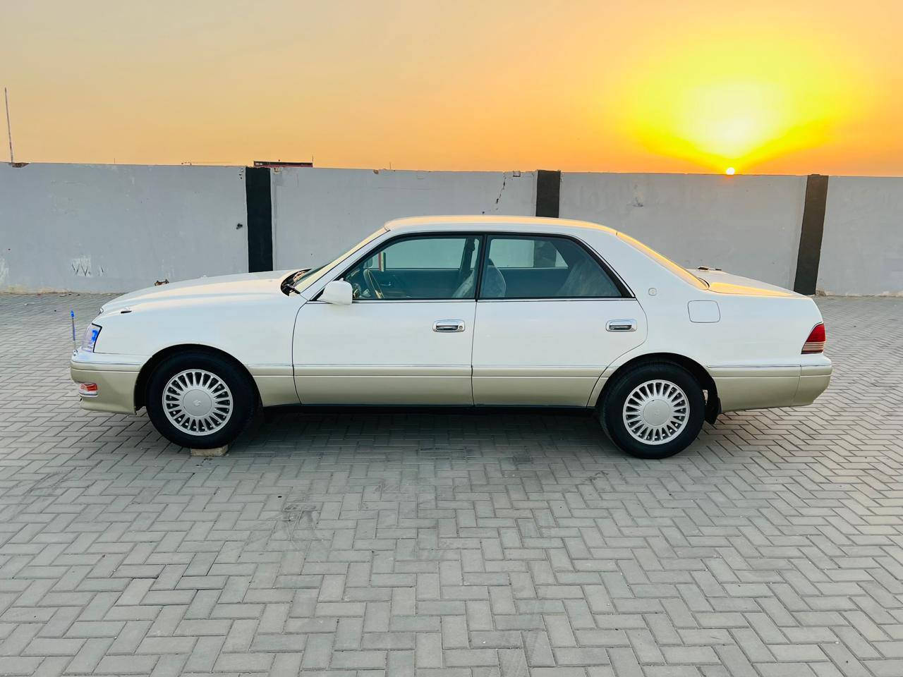 سلام عليكم من رخصت الأدمن رأس الثور موديل 96 سياره مكفولة من كص والنقل والضربه والعيب الشرعي سياره بسمي سنويه مجدده لغايه 2030 سياره جاهزه مكينه وكير 3000  فيفتي سياره جاهزه حداده تخم تاير وكهربائية وتبريد كشنات كهربائيه سعر ٩٥ للاستفسار على رقم ***********
