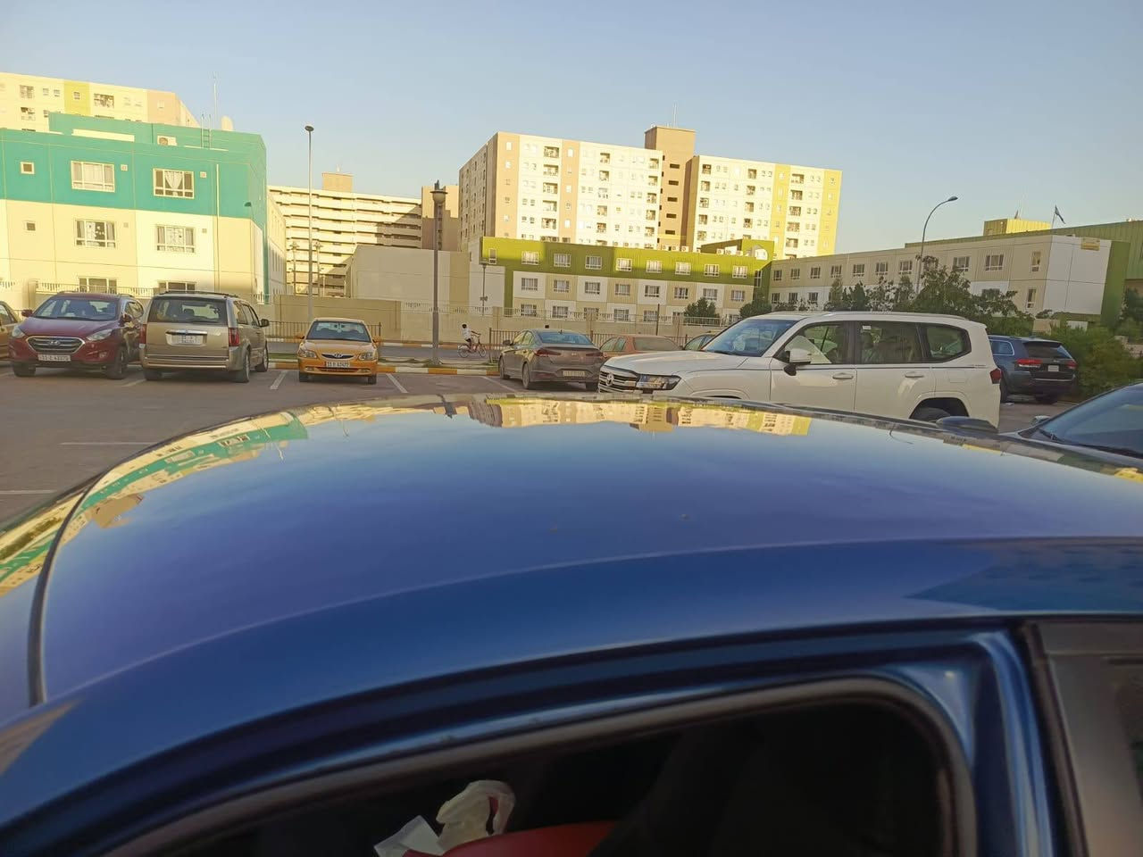 السلام عليكم موديل 2020  ماشية ١٢٠ امبدل بنيد وباب البصف السايق ممينة ٦ سلندر مكينة ٣٦٠٠ تو ويل سعر ١٨٥ مكاني بسماية 
***********
