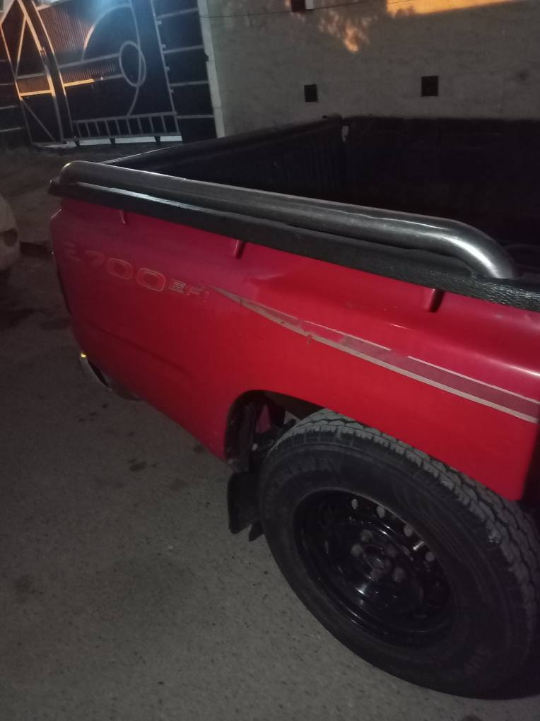 السلام عليكم جمره ٢٠٠٥ كشن فصل داخل احمر سياره بلاديه سنويه باسمي بغداد السعر ١٠٠ $
***********
