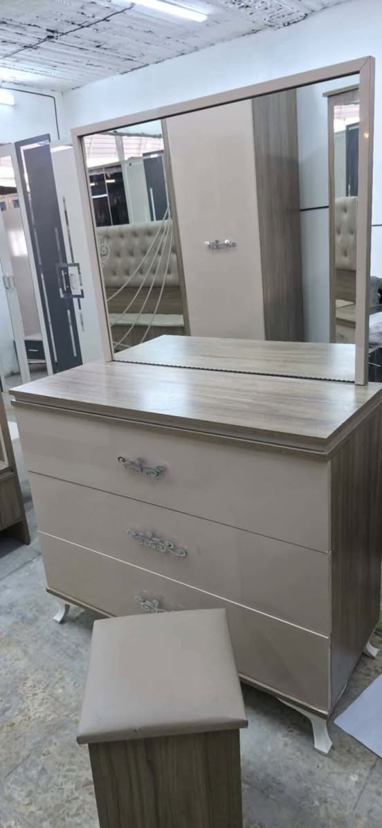 ✨ غرفة تركي  اصلي 8قطع صبغ حراري✨
نظام ابواب وسلايت
برغي چوي حديد 
ظهر بلوك
سرير صوميه عراقيه
✨ نظافه 85/💯
 السعر  / 650
 شد ونقل مجاني داخل بغداد
 توصيل للمحافظات بأسعار رمزية


**إذا كنت صاحب هذا الإعلان وتريد حذفه لأي سبب، رجاءا أرسل رسالة إلى الدعم الفني**