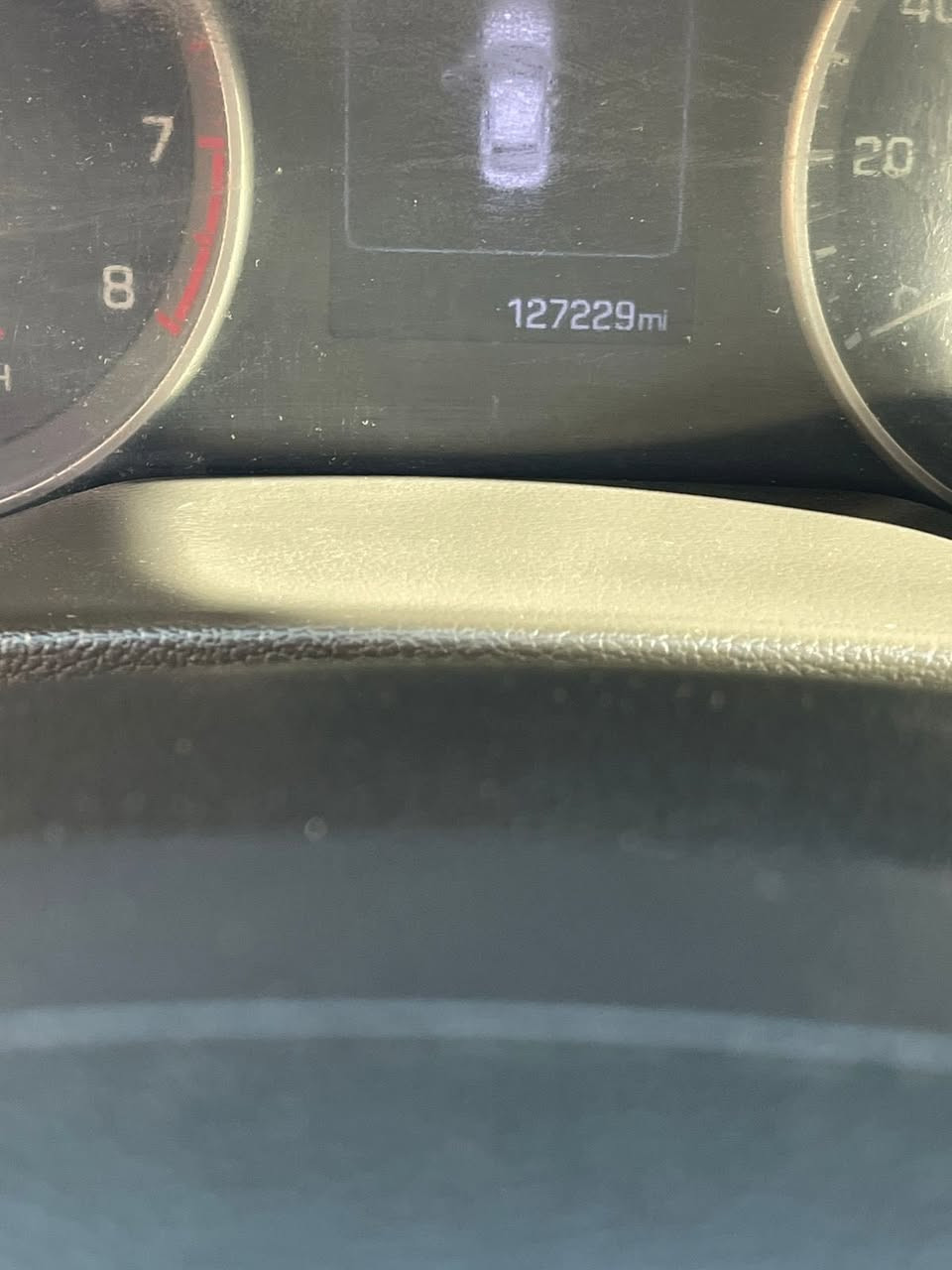 السلام عليكم ورحمة الله وبركاته مرخصت الادمن الانترا 2018وارد أمريكي حادث امريكا جاملغ ايسر وصفحة اليسرى مع البنيد مرشوشة بسبب الجراد بدون حادث بدون قطره معجون السيارة رقم شمالي السنوية منتهية عنوان السيارة بغداد 
***********
