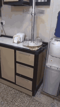 للبيع مستعمل • بدون ضرر • خزانة