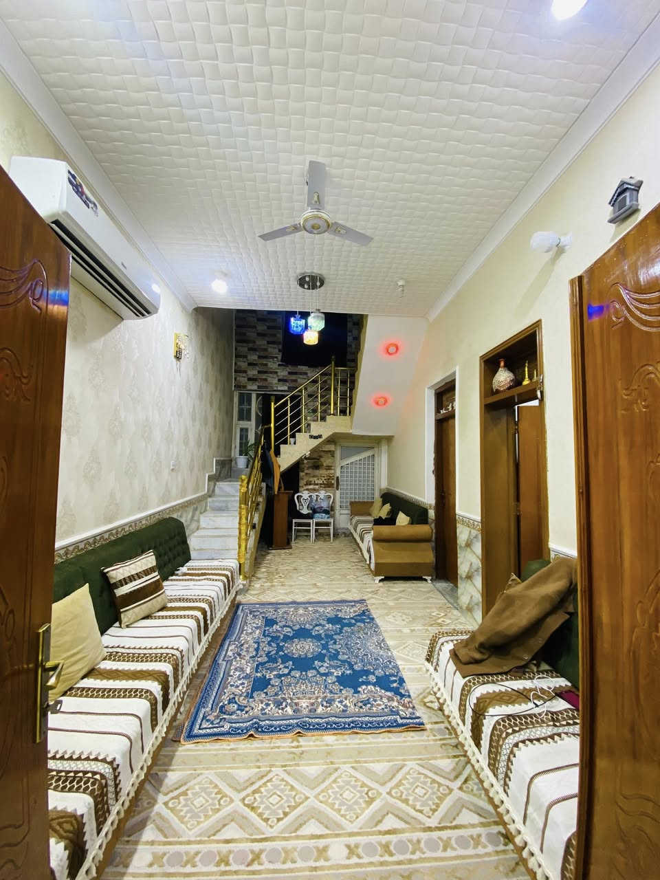 #دار_للبيع طابو صرف

📍المكان/ محلة المستشفى، الفلكة خلف جليل البغدادي.

📉المساحة / 150 متر طولاني *

محتويات البيت :
الطابق الاول/غرفة+استقبال+صالة+مطبخ+صحيات.
الطابق الثاني/3 غرف نوم سويت+ صالة.

🔺السعر وباقي التفاصيل الاتصال او زيارة المكتب
____________________________________________
للأستعلام والاستفسار:
موقع المكتب : الشطرة - قرب مدرسة الحدباء -مجاور حسينية خدام ال محمد
*********** مرتضى العلي
*********** علي ايهاب
