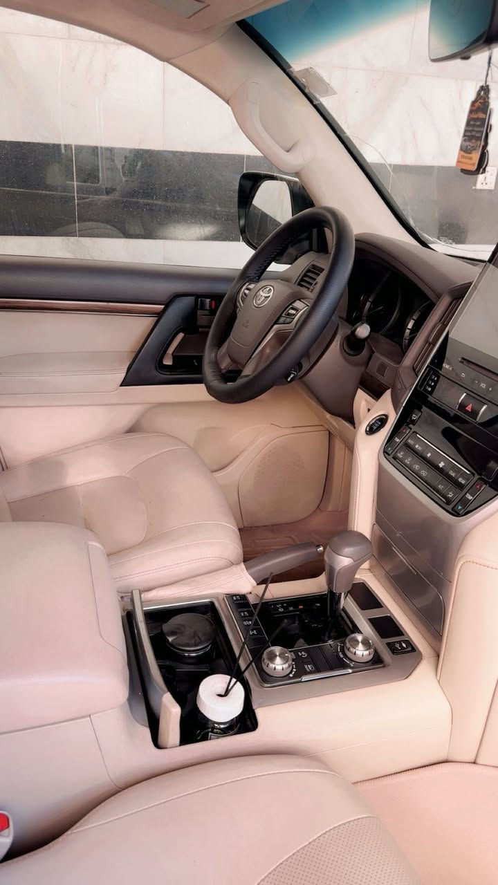 جكساره موديل 19 ماشيه 78 الف ساز رقم بغداد السياره على وضع الشركه السعر 525 وهذا رقم صاحب السياره والسياره جديده ***********
