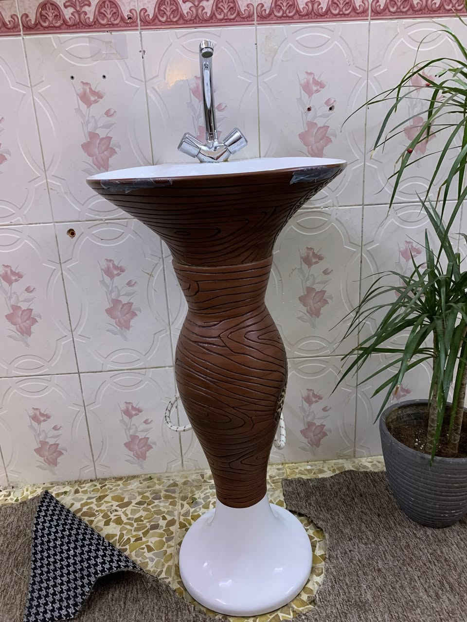 متاح مغسل نظيف للبيع مع كامل الملحقات مكان موصل وادي حجر للسعر اتصل ***********
