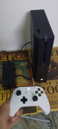اكس بوكس وان فات نظافه 99 و 500 جيجابايت و جهاز راقي كلش نظيف و محرك ا...