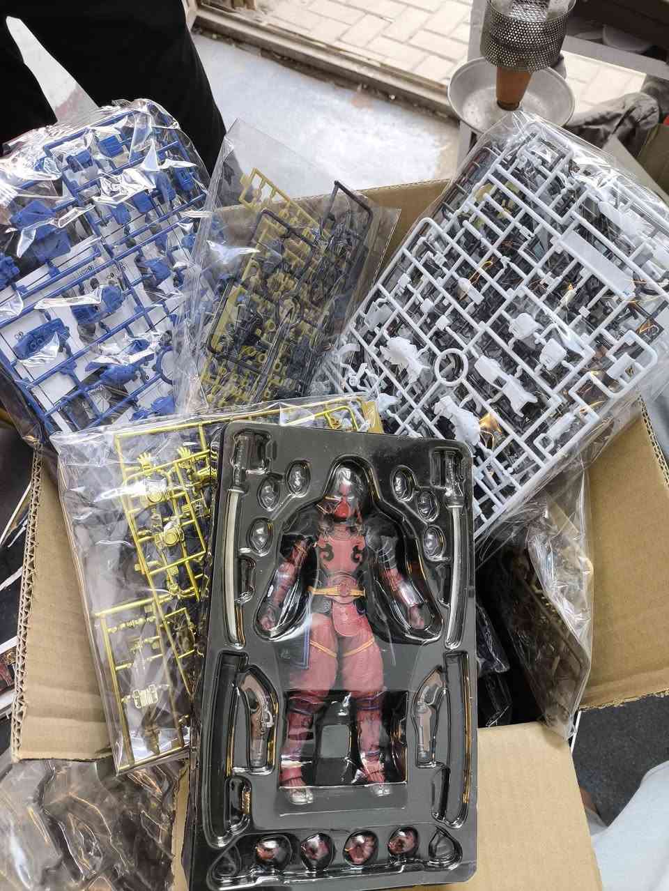 مجموعة اغراض وما نرجع احد بس بدون كسران رجاءا
***********
