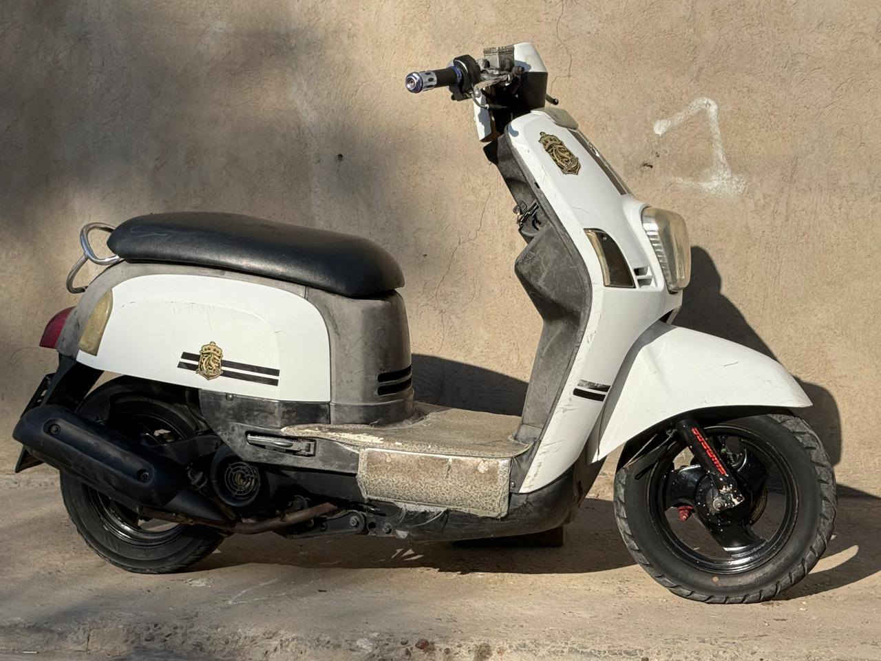 السلام عليكم دراجه بوليسي
كلهه ختم واحد + مكاتبه وصل كمرك 
بلادي مكينه مفوله شك الكاع
 نازله من الرمبه قبل 3 اشهر
مانقصها برغي كامله مانقصه اي شي 
السعر   550  بيهه مجال بسيط 
سلف وهندر كهربائيات كله شغال 
شلعه ومعدل مختمه كله ختم واحد 
العنوان : بغداد مدينه الصدر  
الاورفلي قرب العماره البرتقاليه
للاستفسار  : ***********
