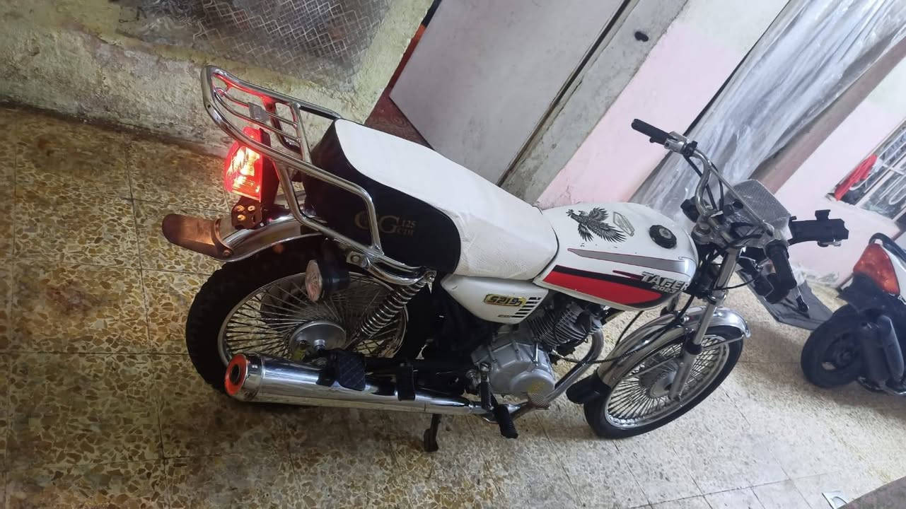 السلام عليكم ماطور للبيع ماكينه 18 والباقي 19 مطار خير من الله مفتوح مره واحده تحريكم نار ماطور كامل ما تصرف عليه ربع وايرمانيه كلها شغاله الشراي يطب خاص بخير ويتدلل الموشاري لا يتعبني الخاص مفتوح ما اجاوب على التعاليق السعر 400 وبي مجال الطيبين هذا الرقم بواتساب مكاني الرشيديه رقمي ***********
