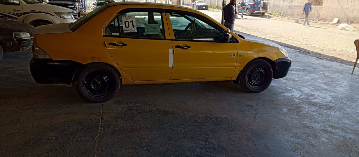 لانسر موديل 2010 رقم بغداد مصفره هيئه وغرامات جاهزه تبريد تدفئه كله فول مناقصه اي شي هلالات خياسات بيهن فقط لا غيره الشراي يتصل ***********
