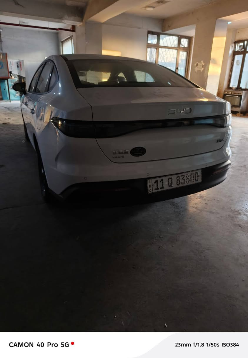 سلام عليكم
‏BYD سيل 5 موديل 2025 السيارة وضع الشركة  مكفولة كفاله عامة من كلشي ب اسمي تحويل ثاني ويوم مكان السيارة بغداد الرستميه  للستفسار(***********)
هايبرد & بانزين & كهرباء 

المواصفات 🔻
سعه التانكي 65لتر 
حساسات 360
حجم المحرك 1.5
شاشه كبيره
هند بريك كهرباء
دشبول شاشه ديجيتال
اوتو هولد
مفتاح التشغيل بصمه
تشغيل عن بعد تحكمات مقود
منفذ طاقه
منافذ شحن
مقول جلد حياكه
دخول ذكي
3 وضعيات قياده
اشاير بل مري
تتسع المقصورة ل 5 ركاب
المقاعد جلد رياضي
اريل نفكيتر
لد امامي LED
‏LED بك لايد
قطعتين تبريد 
مثبت سرعة
حجم الاطار 16
مانع تزحلق
شاحنه خلفية السعرررررر 18ونص الله يحفظكم جوه السعر هذا مابيع الله
