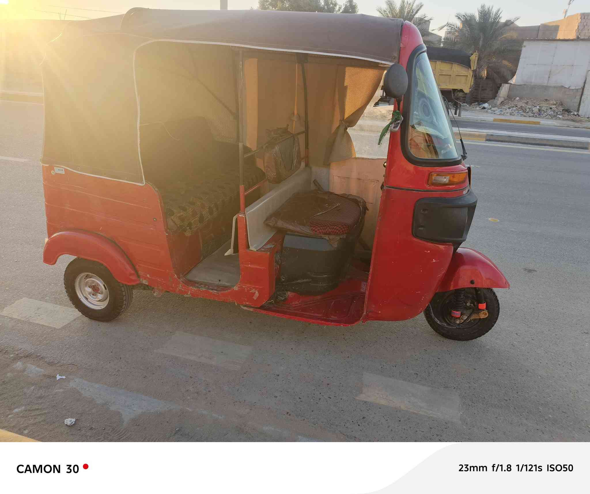 تكتك للبيع موديل 18بيه مكينه 20اوروق اصوليه بسمي مكاني كربلاء الحر *********** سعره 4 قفل
