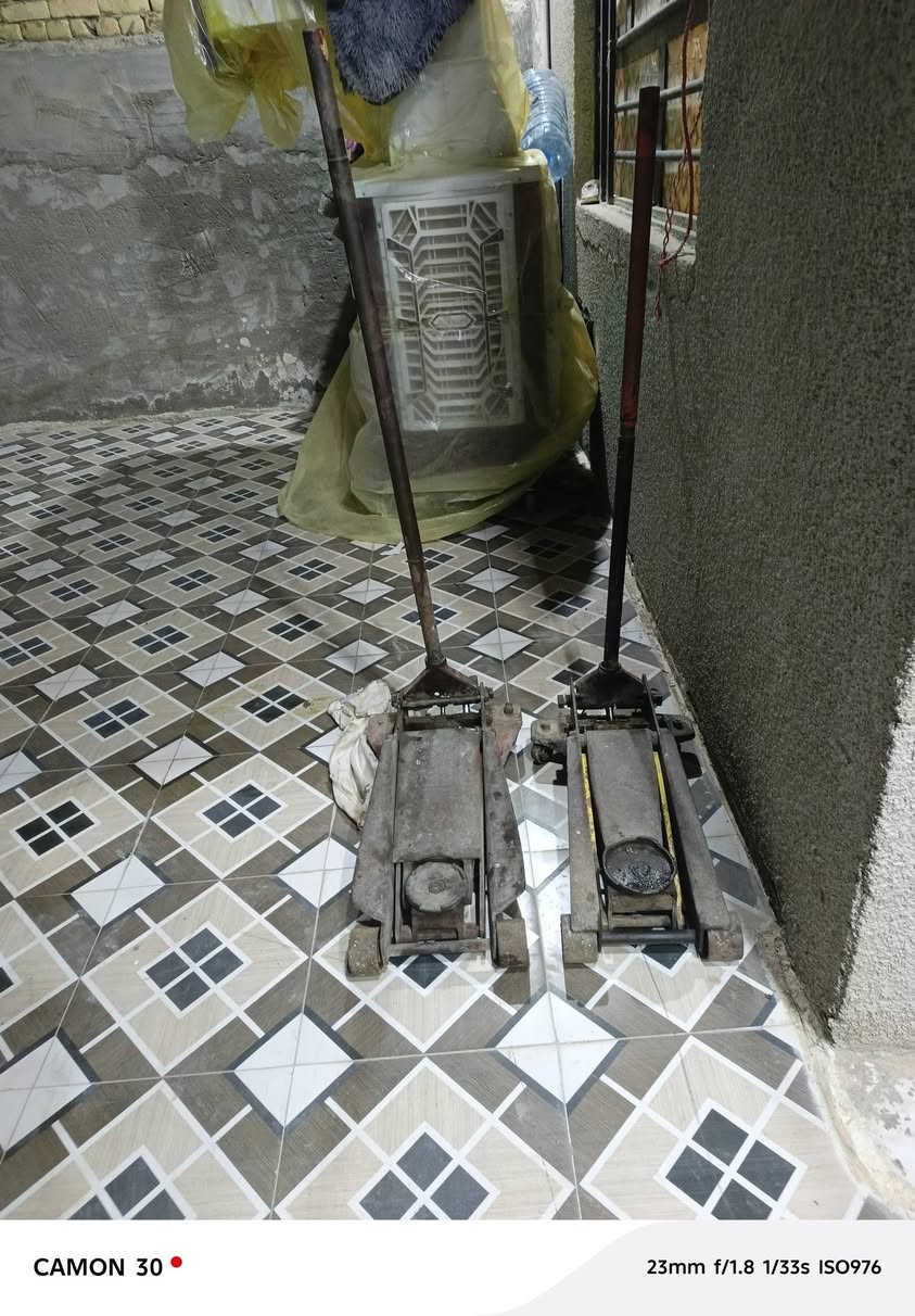 سلام عليكم ٢ جكات للبيع  نوعيه ثقيل  شغالات  ستفسار خاص او على رقم ***********
