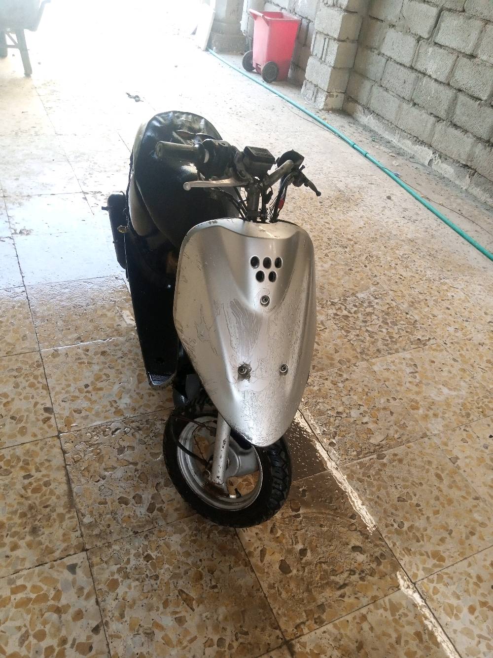 دراجه 5 زروف نظيفه عطلها كرنك
الدراجه مرتبه ونظيفه عطلها بس الكرنك تصلح وتطلع بيها تركتها بسبب الدراسه سعرها 75 بيها مجال للشراي مكاني ابو الخصيب مهيجران تواصل واتساب
***********