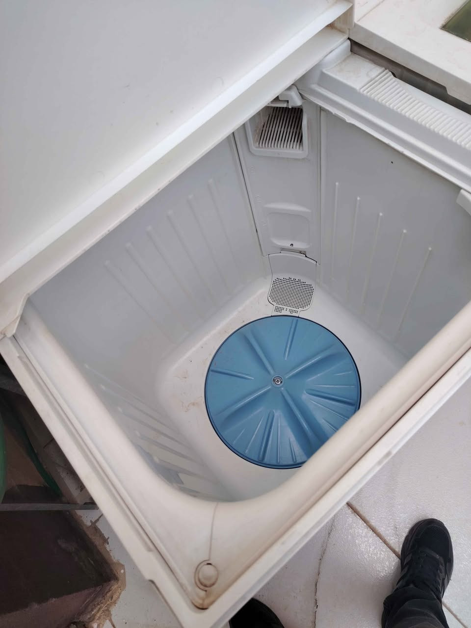 غسالة هيتاشي حوضين بيه خلل واحد وهو حوض الغسيل يصير ضعيف اذا اكو ملابس هواي يعني يحتاجلة صيانه
للتواصل ع خاص او ع رقم *********** كربلاء, العراق
