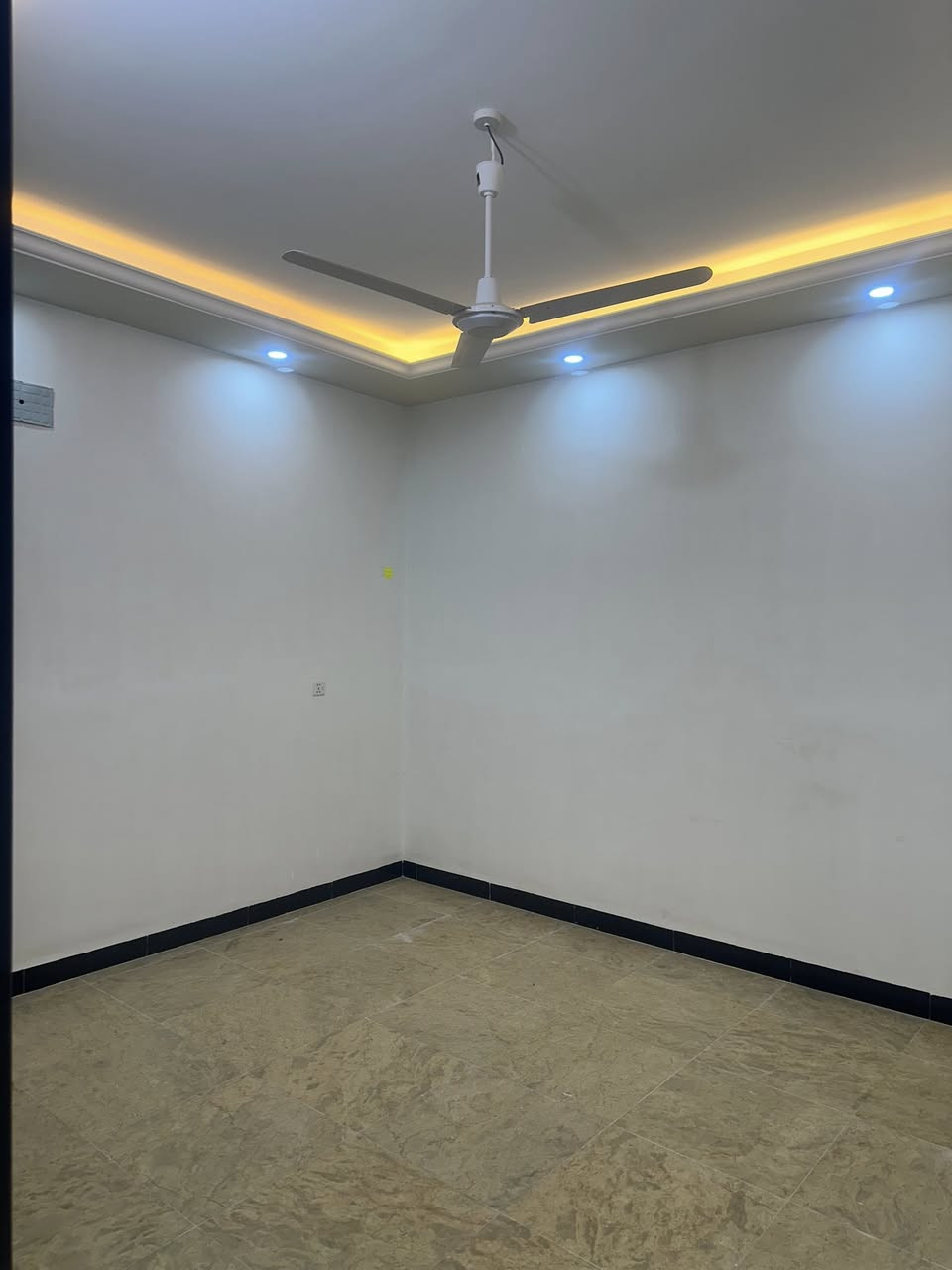 اللهم صلي ع محمد وال محمد للبيع للبيع لبيع 100متر مربعه طابقين  ٤غرف نوم   حي السلام   خلف  مول  الذهب      استفسار اكثر #ارجو #عندك_عقار_وتريد_تعرضه_دزه_النا_ولاتشيل_هم***********اهلاوسهلاارجو #النجفة
