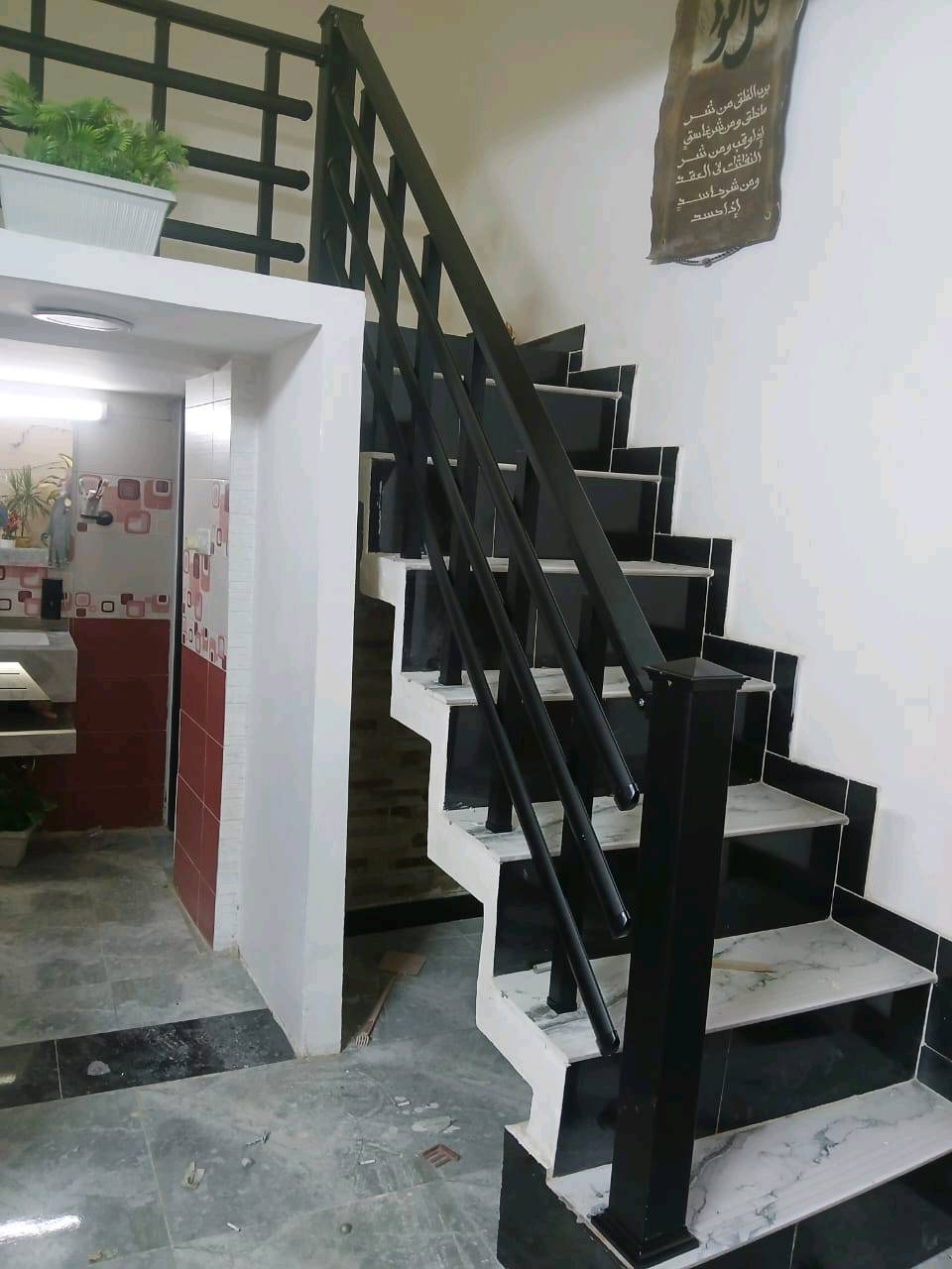 انواع الابواب و السبابيك الpvc  و الالمنيوم و الجام و المحجرات و بأرخص الاسعار و مستعدين لتجهيزكم