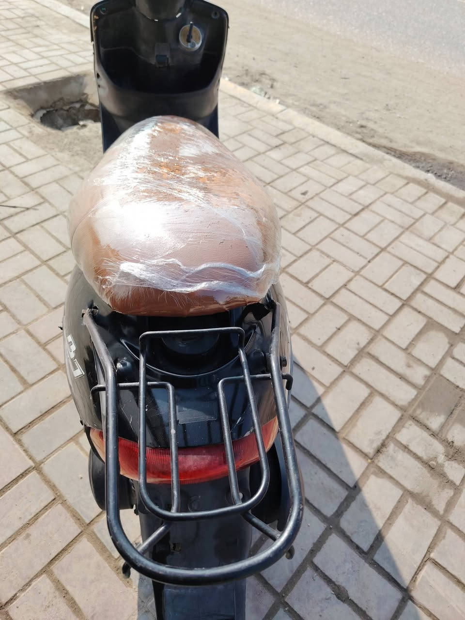 دراجه بيجي للبيع السعر ٣٠٠ وبيهه مجال الشراي يتصل عل الرقم *********** مكانهه السماوه كرهبايات شغاله سلف هندر مكينه ناعمه
