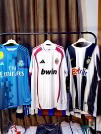 دريس ريال مدريد رونالدو سعر القطعه ب 8  دريس ميلان مالديني سعر القطعه ...