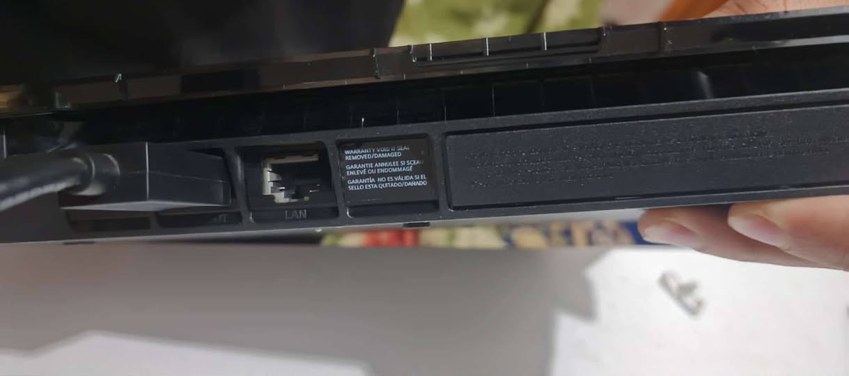 السلام عليكم شباب بلاي 4 سليم نظيف وما مفتوح نظام 13.2 مال هكر 500 يدات اثنين محطاتهواللي واللي يحب يستفسر على هذا الرقم يريد خاص هلا بيه***********
