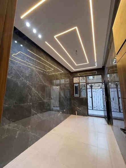 بسم الله ماشاءالله : 
🔹بيت مساحة 100م-  واجهة 6،250 -نزال 16 

▪️فول مواصفات  

البيت يحتوى على( 4 غرف نوم مع 3 حمامات)

 *الطابق الاول يحتوي على استقبال ومطبخ وصالة 

 كبيرة وغرفة نوم مع حمام ملكي مع منور

*الطابق الثاني 2غرف نوم مع حمام

*الطابق الثالث غرفه وحمام اسويت بيتونه كبيره

المواصفات //

رفت 40مع بتلو 10 يعني صار 50 والصور كلها موجودة 

من بداية البناء اما السبتتنك تجي وتشوف بعينك ع 

شرط غرفة نوم مسويها

ارضية كلها 60×60وتطبيك الارضية فرش حصو مع 

بسيس بالاضافة الى مادة

المطبخ والحمامات والحولي كلها تطبيك الواح وليس سيراميك

بورد نظام كامرات وانترنت مخفي

ابواب تركي اصلي ضمان مع ابواب حمامات المنيوم

مغاسل تعليك مع غربية تعليك نوع توته

حمامات الواح مع خلاطات تركي اصلي

البيت جبسن بورد مع انارات بروفايل وانارة مخفية

بوكسات خارجية للغاز والماطور مع تانكيات عدد 2 الف لتر

🔹نوع العقار طابو زراعي سند٢٥

🔸 الدورة -البوعيثة -العدل الاول رابع فرع عن مثلث الذهبي

🔻البيت باسمي مباشر بدون دلاليه 

اتصال 

‭***********
