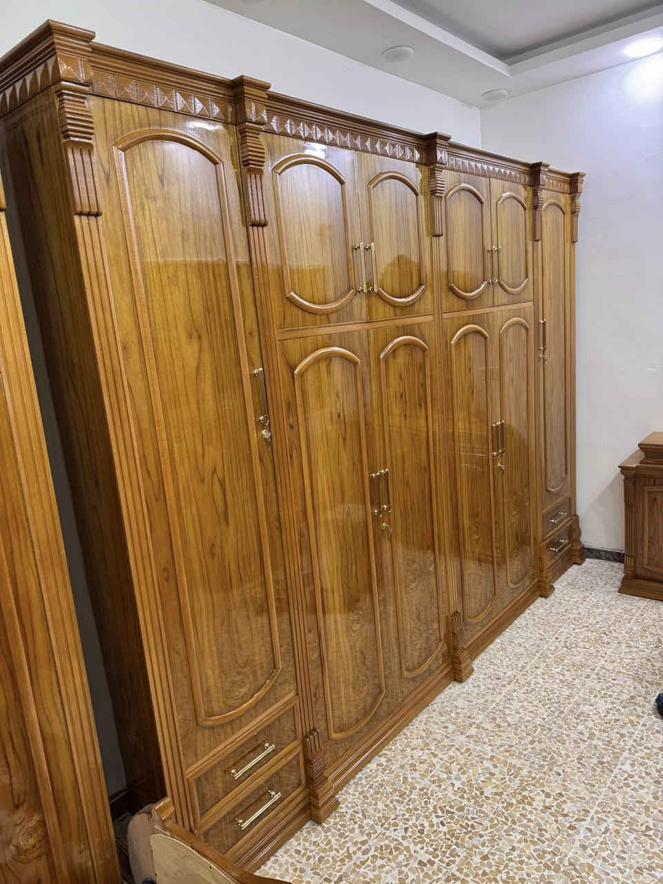 #مــعــرض_دبـــي_للاثـاث_المـنـزلي🪞
عندما تتجسد القناعات وترتسمُ ملامح اليقين, 
بأن الفخامة موجودة وفي متناول اليد,, 
لــدى #مــعــرض_دبـــي_لــلاثاث_المـنـزلي 
تلك هي حتماً اللحظة المناسبة 
التي ستظهر بها غرفة النوم الفاخرة,
بلمسة العشق الكامل, والجمال المُخملي,,
لتشرق غرفة النوم "#الملكي" برونقها وبديع صناعتها #العراقية, لتدخِل البهجة والبهاء الى ارجاء المنزل
 

♻️غـرف نوم مصنوعه من اجود انواع الخشب 

🔰بـاأسعارررر مـناسبه …..

🛑زورونا لتجدو كل ماهو جديد……

❇️العنوان /الموصل الجانب الايمن الصناعه القديمه بالقرب من جامع ابو زعيان ..بأداره الاخــوين
#ذنون_شوكه و #محمود_شوكه

✅التواصل مراسله الصفحه او الاتصال عالارقام التاليه

‭0751 132 8088‬

‭0770 186 4515‬

‭0774 080 6546‬

‭0750 877 9532‬
