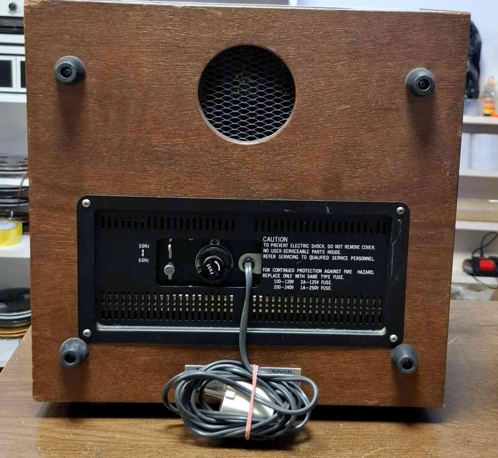 AKAI DECK TAPE X200D
تیب او بكرة اكای
یابان الصنع
اوتو ریفیس . قلاب
انج 7
مع قبق بلادی
نظیف و شغال 
سعر / 225  الف 
مكانی اربیل 
توصیل موجود


**إذا كنت صاحب هذا الإعلان وتريد حذفه لأي سبب، رجاءا أرسل رسالة إلى الدعم الفني**