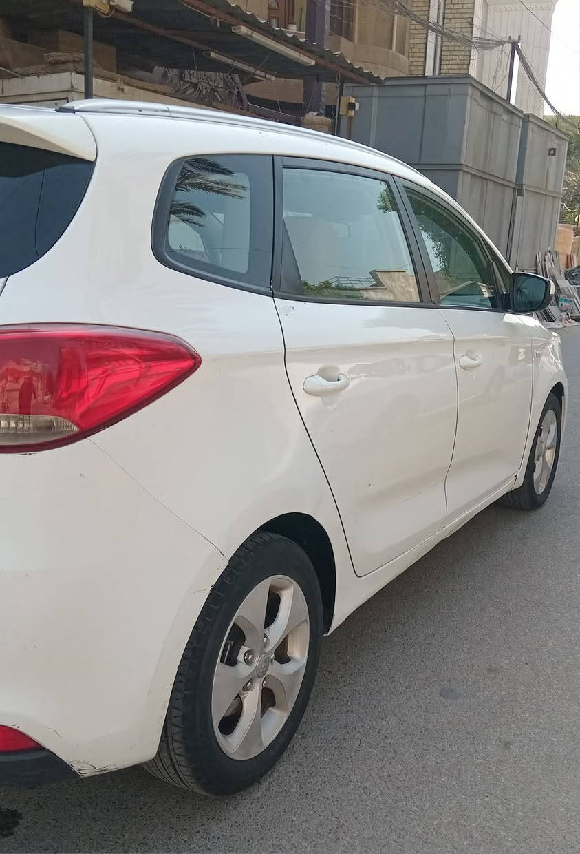 سلام عليكم كارنز ٢٠١٤ فول مواصفات صبغ ربع جاملغ خلفي وربع دوسه ***********
