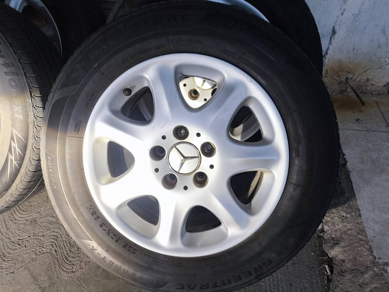 السلام عليكم متوفر تخم وياله ام عيون غواصه حاويه عنواننا كركوك سعر التخم 250 دولار التوصيل موجود كافه المحافظات***********
