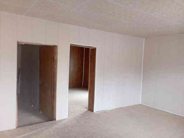 سلام عليكم يتوفر دونم ونص مشيد عليهى دار سكن حالين ترميم في الدار موقع مميز قرب كوين بار وسيطرة الاثار سعره ٤٥مليون  الأرض ماليه فقط مكاتبه وشهود الي يحب يتواصل رقم الهاتف وتساب ***********   يتوفر هيكل مسقف مئسس ماء كهرباء مجاري خلف سيطرت الاثار بناء حديث مساحة ٤٠٠متر كافت الخدمات متوفره   جنس الأرض ملك صرف زراعي حق التصرف هذى رقمي وتساب *********** حلة
