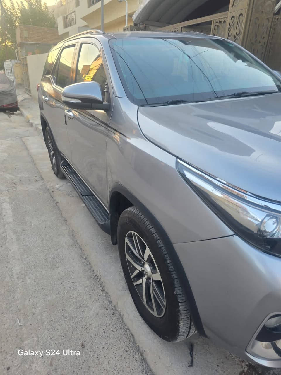 Fortuner 2017 VXR V6 96 km ***********
