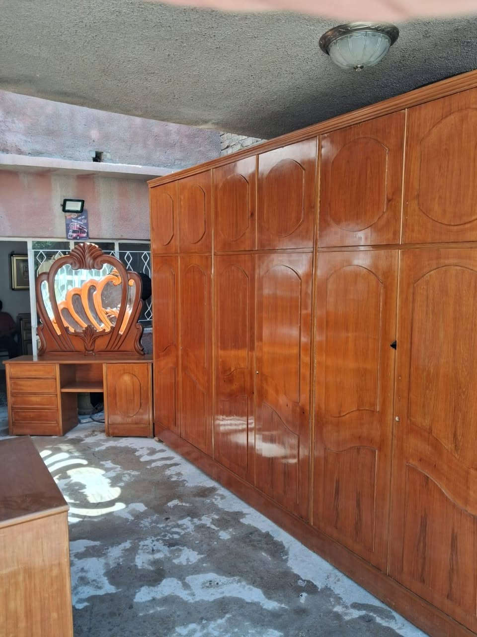 غرفه نوم ست أبواب قاطين للبيع السعر مليون وربع واصله للبغداد فقط داخل وخارج صاج مع كافه ملحقاتها بغداد حي الخطيب قرب الخط السريع هاتف ***********ابو شهد
