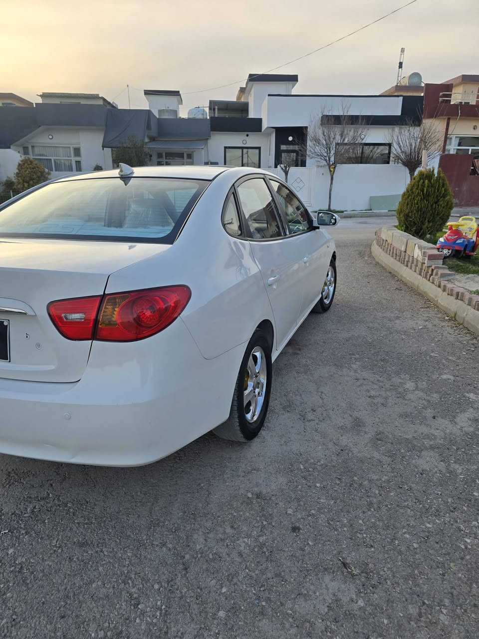 ئاڤانتی مۆدیل 2006 
153هەزار ڕۆشتوە  نرخی 57گەڵاو مەجال 
بۆهەر خەلەلێک 200$  بۆ ئەگێڕمەوە 
فول مواسەفات هەموگیانی بەشەرت 
دەعامی بۆ دەعامی 
کەڤەر گۆڕاو نیە دەعمی نیە تەقەوڕەقەو قەپوقوپ هیچ تیانیە تەنها لای تەنکی بەنزینەکەی یەک تۆز زەردبوە بەپولیش چاک ئەبێت  سڵایت و ئاوێنەئیشارەت و شەفت کامێرەو شاشەو حاسە ڕۆن و هیدرۆلیکو فیلتەری گۆڕاوە 
شوێن بڕاوەیم چاک کردوە عەزلو بۆیاخم کردوە داغڵ کوردستان بوە لای خۆمە ئەوەی مەسرەفبێت تیای نیە ویلکەپی نیکلی لەژێرە  هاتی وەک ئەوەنەبو کەوتومە مەسرەفی ڕێگەت هەرچەنبو بە2قات بۆت ئەگێڕمەوە 
*********** واستەپ
