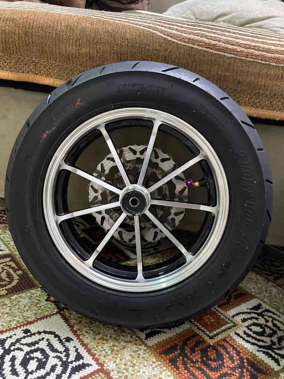 سلام عليكم ويل نجمه باب ول تاير جلاتين صلي جدد لوياله كفاله المكان بغداد العبيدي  50قفل رقم الهاتف 
يرهمن عله اي دراجه ماكس بوليس ***********
