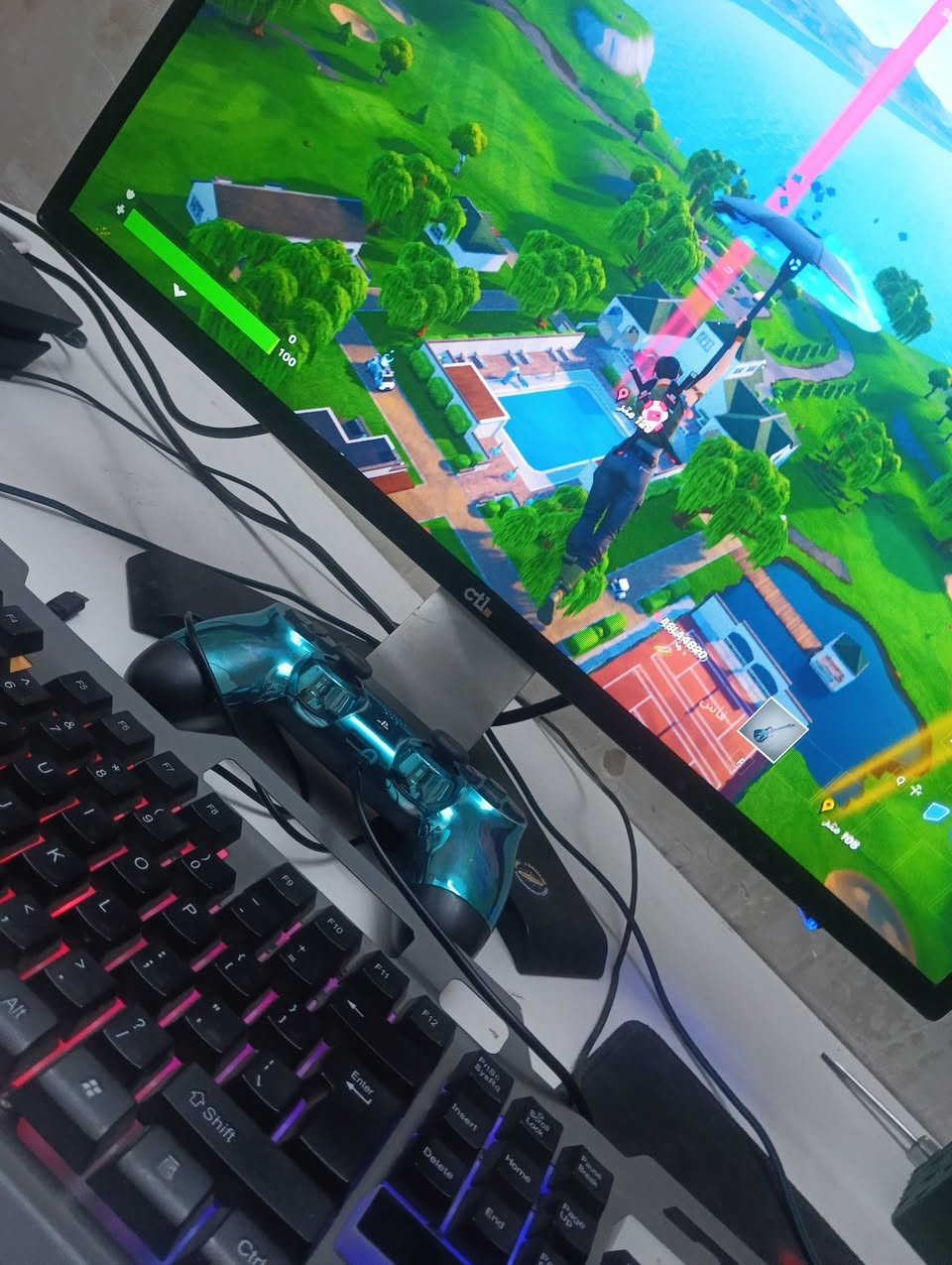 بلي 4 سلم للبيع هو والشاشة 250 الف

نظيف وأداء عالي 
القرص ما يدخل بس التحميل تمام
يجي وياه:
يد + شاحنها
ماوس + كيبورد
ماوس باد
اشتراك برميوم باقي 3 أشهر
📍 الدورة أبو دشير
📞 ***********
