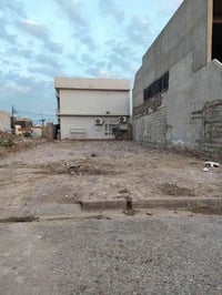 قطع لبيع ٢٠٠متر حي اسرا مفقودين قريب مدرسه معراج طابو سعر ١٤٧ مجال ٠٧٧...