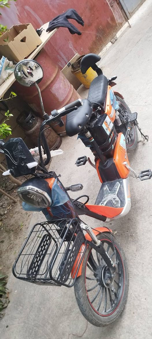 دراجه شحن للبيع نضيفه استعمال قليل 
375 وبيها مجال بسيط الخاص مفتوح


**إذا كنت صاحب هذا الإعلان وتريد حذفه لأي سبب، رجاءا أرسل رسالة إلى الدعم الفني**