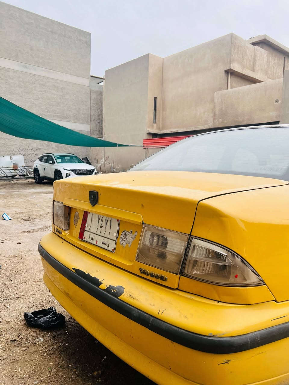 سلام عليكم سمند موديل 12
السياره بيها كازكيت
هيئه ماسجله تاير نضيف
صدرها جيد
سياره عرضها ب 28ورقه
هيئه والغرمات ينزلن من سعر السياره
العنوان بغداد شهداء البياع 
***********
