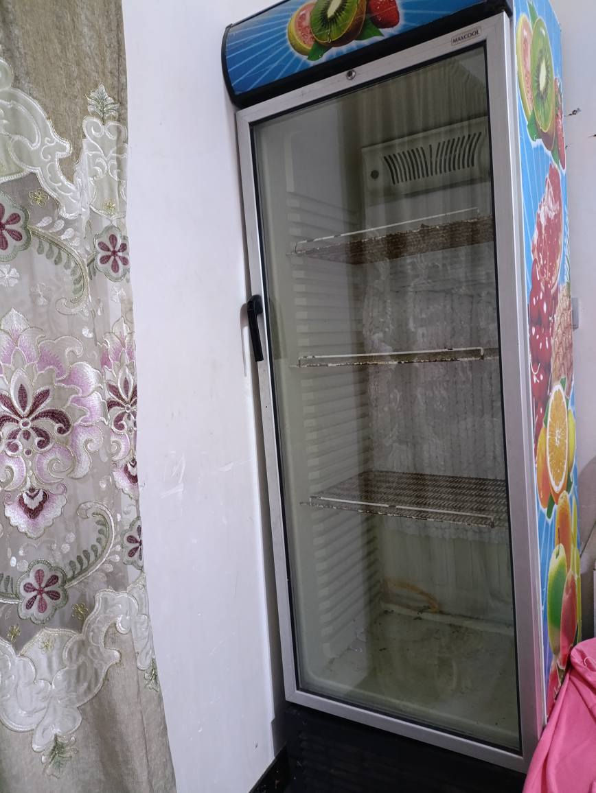 براد حجم كبير السعر 400بي مجال
*********** البصرة, العراق
