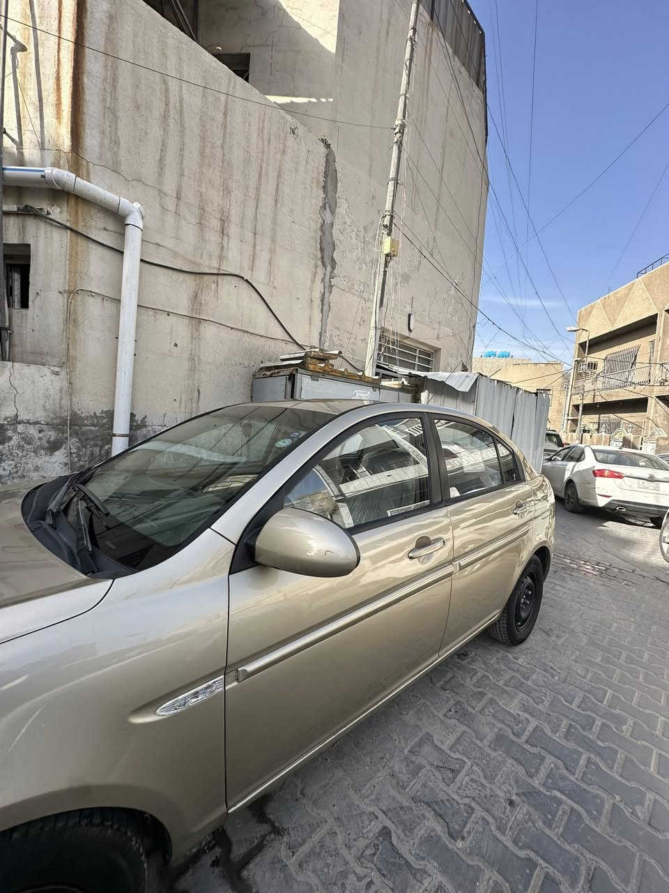 السلام عليكم 

اكسنت موديل2010 خليجي 

مصبوغه عام بدون دواخل اثر جراد 

سياره كامله مدوشمه  تبريد شغال مكينه 1600 

مكاني الاعضميه 

السعر 86 وبيها مجال 

***********
