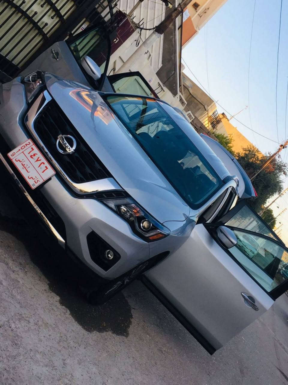 السلام عليكم سيارة نيسان بافندر موديل ٢٠١٩مواصفات SV  ماشية ١٠٩ ألف كم حادث باب خلف السايق مبدل السيارة رقم سليمانية الجديد. مكان السيارة كركوك ***********
