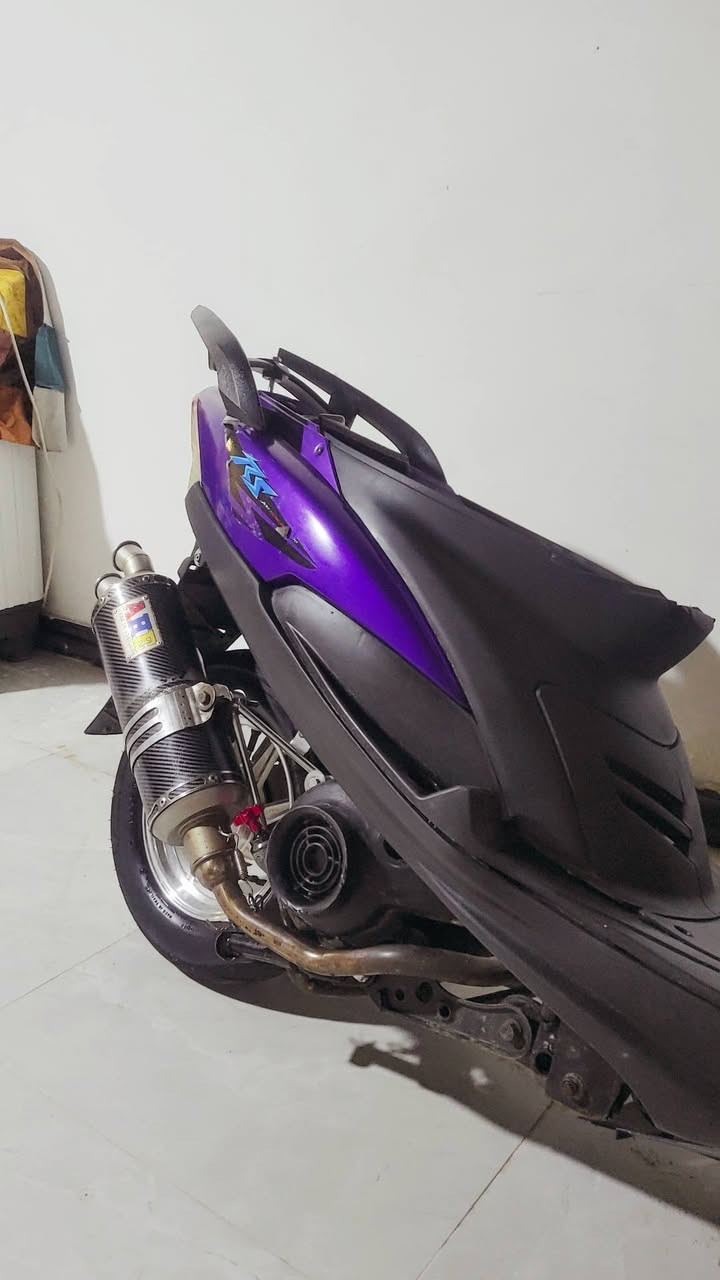 سلام عليكم اخواني
دراجه مكينه بلاد ما ملعوب بيها 
كفرات كلها ختم واحد اويالا ختم 
نيكل وبيض 
سبايدر  خفاش 
تايرات جلاتين 
اكزوز رياضي فتحتين ABE 
كلجات RS100 اصليات 
كلوب زنون 
سواد اسود شيال قصير تايون 
قبق فلاوين تايوان قطرت دهن 
حبايب دراجه ما ملعوب بيها 
ولا فصلات ولا مشي سريع
حدي من شغل للبيت  مكينه 49 بلاد 
عنواني البصره الجزيره الريان  تجي وتشوف واني 
بخدمتكم سعرها 775 وبيها مجال للطيبين  
اكفلها من سرقه وكفلها من كلشي 
سبب محتاج وبعتها ولي مو شراي وميعرف الغراض 
البيها ومو خبره لا يتصل ويكسر بيها 
***********
