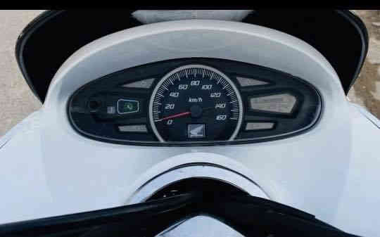 دراجةPCX  الجيل الاول ياباني أصلي حرف (A) مكينة 150 شوته طويلة كفالة محرك كفرات بلادية  اللون ابيض  حساس ازدحام حساس إستان جانبي( الصفح)  كله شغالة زوج تايرات جدد  تبديل دهن جديد بانزين محسن  الدراجة حاليا ماشية ٣٠ ألف السعر ١٣ $ وبيه مجال بسيط المكان ديالى بعقوبة المركز
***********
