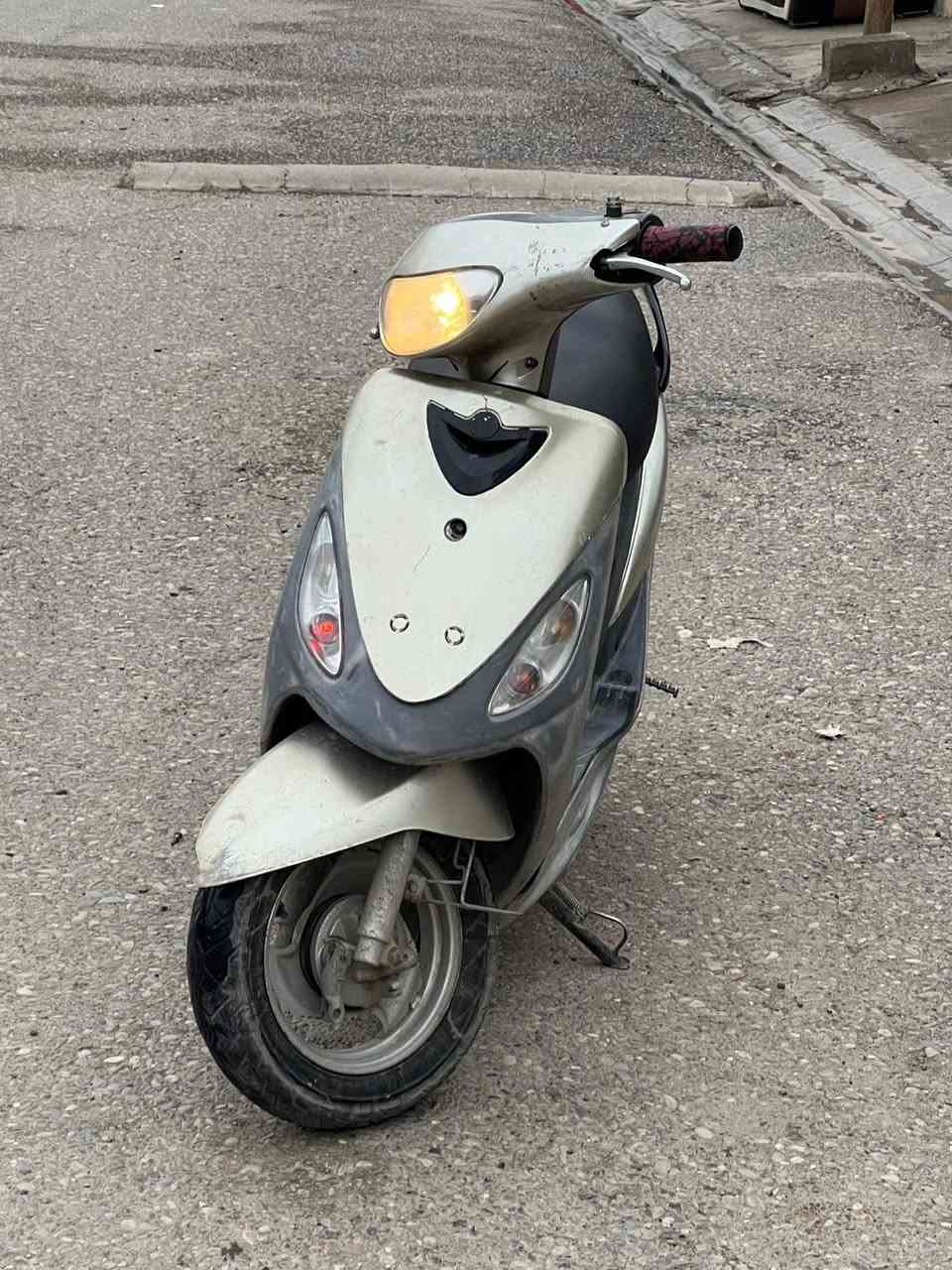 سلام عليكم
ماكس منغولي ملحه  بوشه 49 بلا محرك ما مفتوح 

لا صرف ولا بخار شلعه ومعدل فول أي عيب ما بي 

سلف شغال كهربائيات كامل شغال أي عيب ما بيهن 

لايتات كامل شغال صالنصه رياضي SC ماطور أي عيب ما بي 

سعر 525 وبي مجال للطيبين أو مراوس حسب القناعه 
رقم ***********
