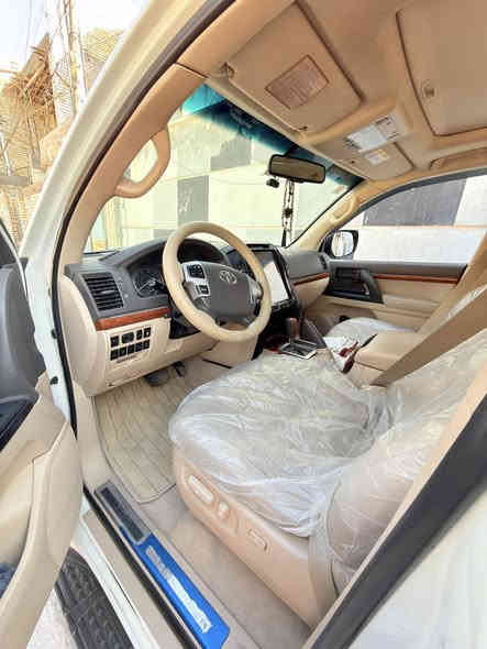 السلام عليكم شباب لاندكروز 2015فول مواصفات فتحه مطفايه كشنات جلد ماشيه 105حقيقي ع الفحص بيهة مكانين بارد باقي كفاله عامه من فتح وشد 
عنوانه بغداد الحبيبيه 
السعر 427وبيهة مجال للطيبين 
الشراي يتصل هذا رقمي واني خادم 
***********
‭0771 666 0373‬
