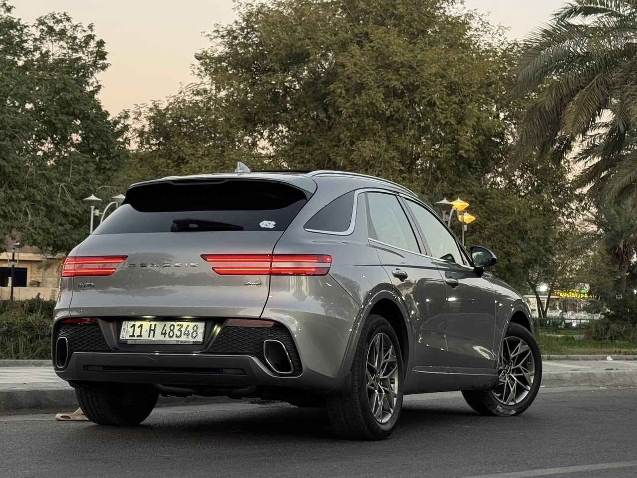 GENESIS GV70 2024 
V4 2.5T🚀🚀
الحادث : بنيد مبدل نفس اللون + باب السائق صبغ فقط
حالة الايرباك : ستيرن + بردة السائق 
الشاصي واللغد والدواخل والحوض سليمات مكفولة 100‎%‎ 
والسيارة بيها سونار 
رقم السيارة بغداد شهداء باقيلها تقريباً سنة ونصف 
تفاصيل التصليح : السيارة مبدللها سيت راديترات ومروحة اصلي شركة جديد لايتات اصلي دعامية مال 2026 السيارة مابيها نقص ابد ولا دينار  
السيارة ماشية:( 23 الف مايل )
المواصفات : 
1-بصمة دخول ذكي وابواب وبصمة جنطة
2- سقف بانوراما 
3- مقاعد جلد + كهرباء + ميموري خزن 
4- مري شفط + قلاب على البك + ترحيب علامة جنسيز+اشاير+ نقاط عمياء
5- صندوق كهرباء ( شفط) 
6- رادارات امامي وجانبي وخلفي وتحذير تصادم والخروج عن المسار 
7- حساسات خلفية 
8- اوتو هولد + اوتو ستوب 
9- 5 وضعيات قيادة ( سبورت - ايكو - نورمال- سمارت- سناو ثلجي)
10- السيارة تجي فئة فور ويل (4WD)
11- ابل كاربلي واير ليس + واير + اندرويد اوتو وايرليس و واير 
12- شاحن لاسلكي + منافذ شحن يو اس بي + منافذ تايب سي
13- قطعتين تبريد امامي وخلفي + تدفئة بالمقاعد والستيرن
مكان السيارة بغداد 
للاستفسار تفضل خاص او اتصل وتدلل
***********
