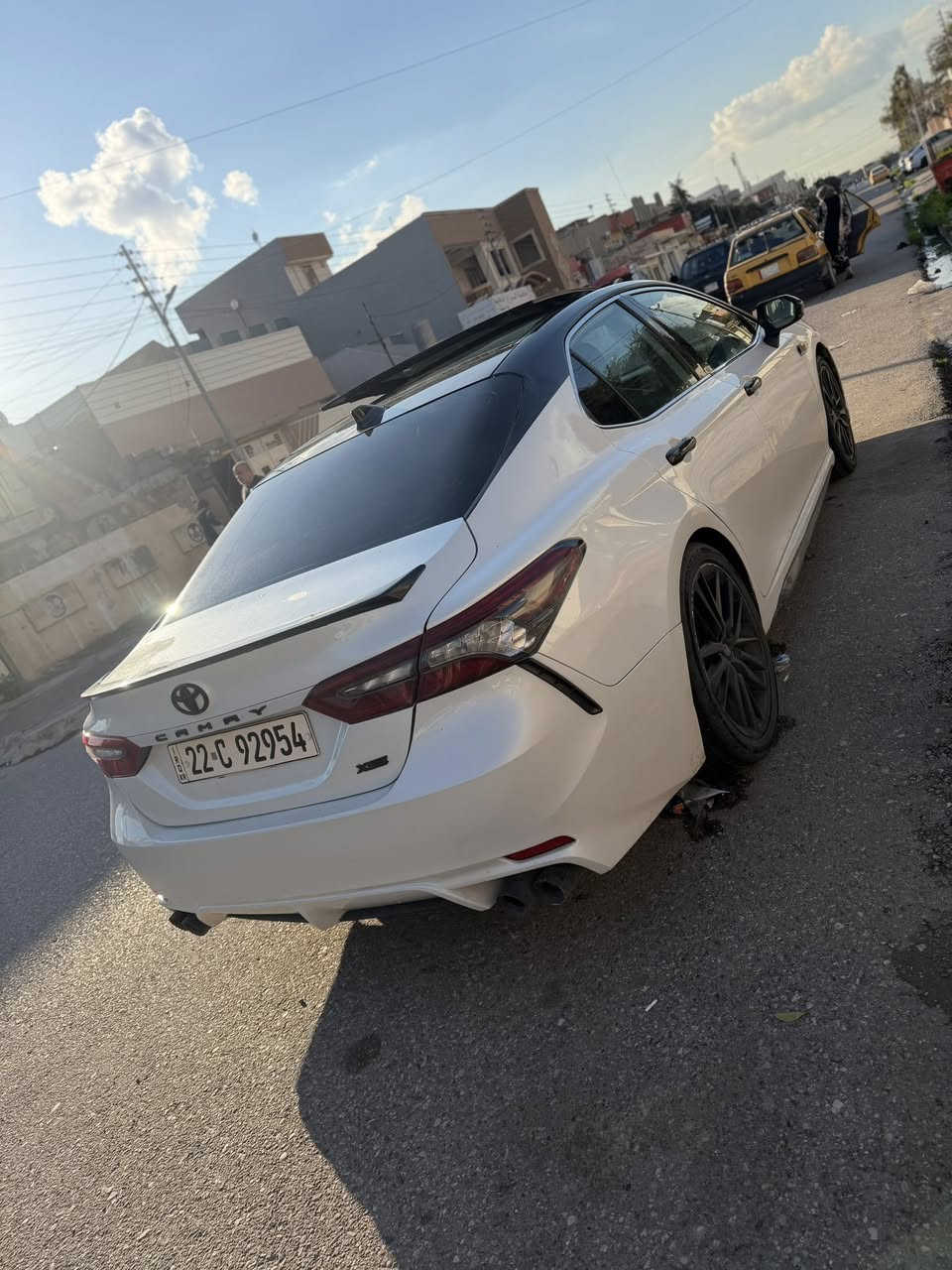 سلام عليكم
كامري 2022 
XSE فول مواصفات 
محرك 2500cc  بانزين 

اللون ابيضّ صدفي ( ملكي ) 
رقم أربيل سنويه وهزه جديد بسمي السياره 

( الضرر أربع قطع اثر سخط بسيط بدون دواخل شرط )
المواصفات 🔥🔥
• شاشة كبيرة
• كاميرا خلفية 
• رادار امامي
• مانع تصادم
• محدد مسار
• تصحيح مسار
• مثبت سرعه
• مانع انزلاق
• نقطة عمياء
• مانع تجاوز
• حساسات مانع تجاوز
• اضوية اماميه زنون LED
• اضوية خلفية LED
• ليد زنون نهاري
• نظام ECO + TRIP 
• نظام GPS + خرائط
• نفكيشن
• 3 أنظمة قياده ECO / Normal / Sport 
• اوامر صوتيه
• بلوتوث
• مدخل USB 
كفاله كير مكينه

السعر : 215 وبيها مجال 

للاستفسار  ‭0770 525 9988‬

مكان السياره موصل
