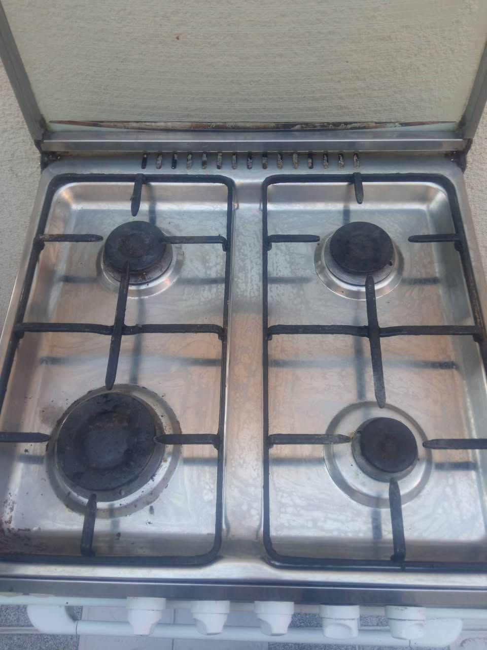 طباخ للبيع بسعر مناسب جداً ***********
