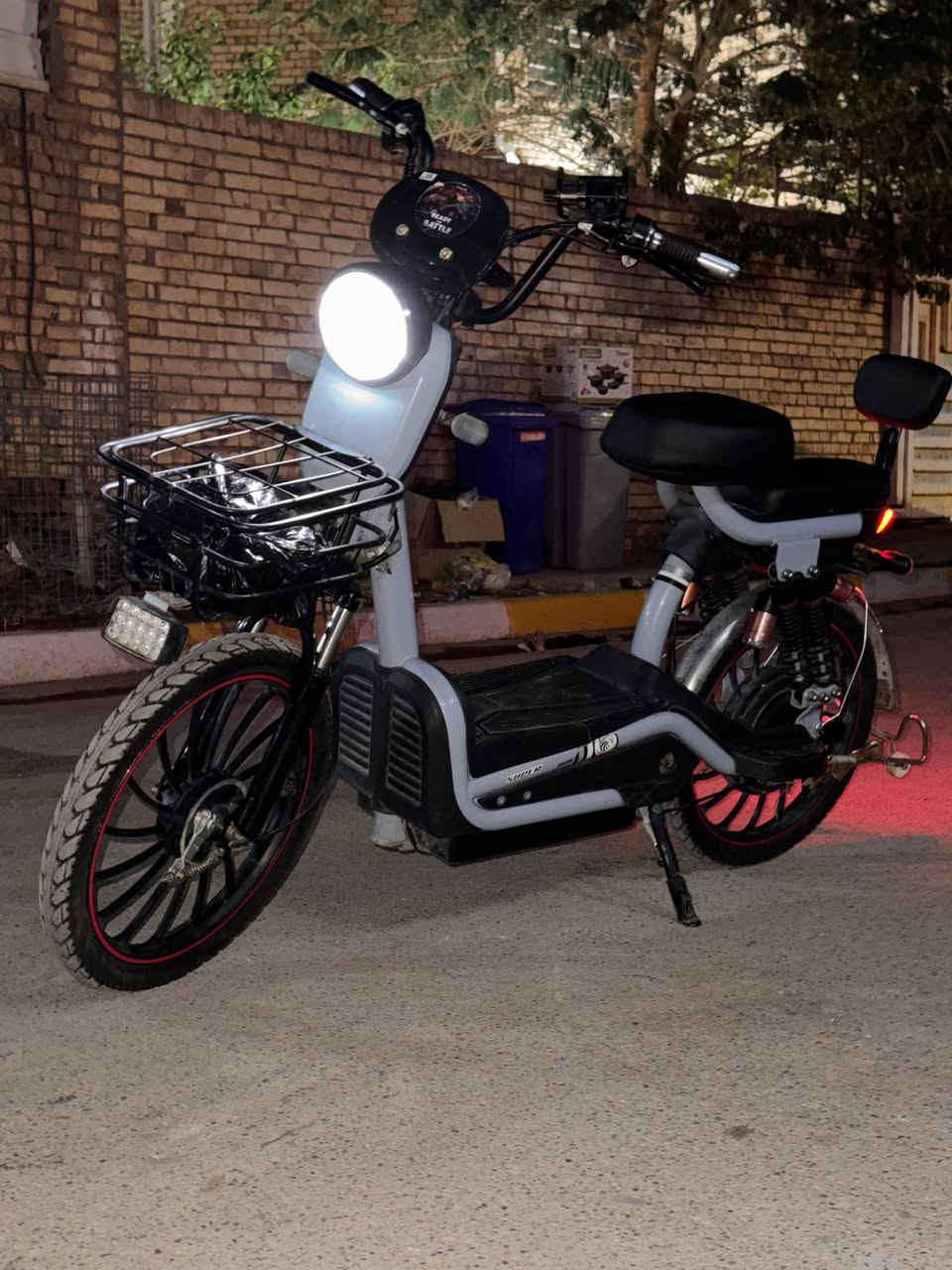 دراجة شحن موديل 2025
6 باتري+ اشاير جانبيه + 4 نمر اوتوماتيك + لايت ثلجي + زوج تواير جديد دبل امامي جديد كلشي بي جديد شرط الفحص + الدراجة مستخدمه 3 اشهر فقط كلشي بيها شغال اي عطل مابيها 
مكاني ذي قار قضاء الشطرة 
***********
