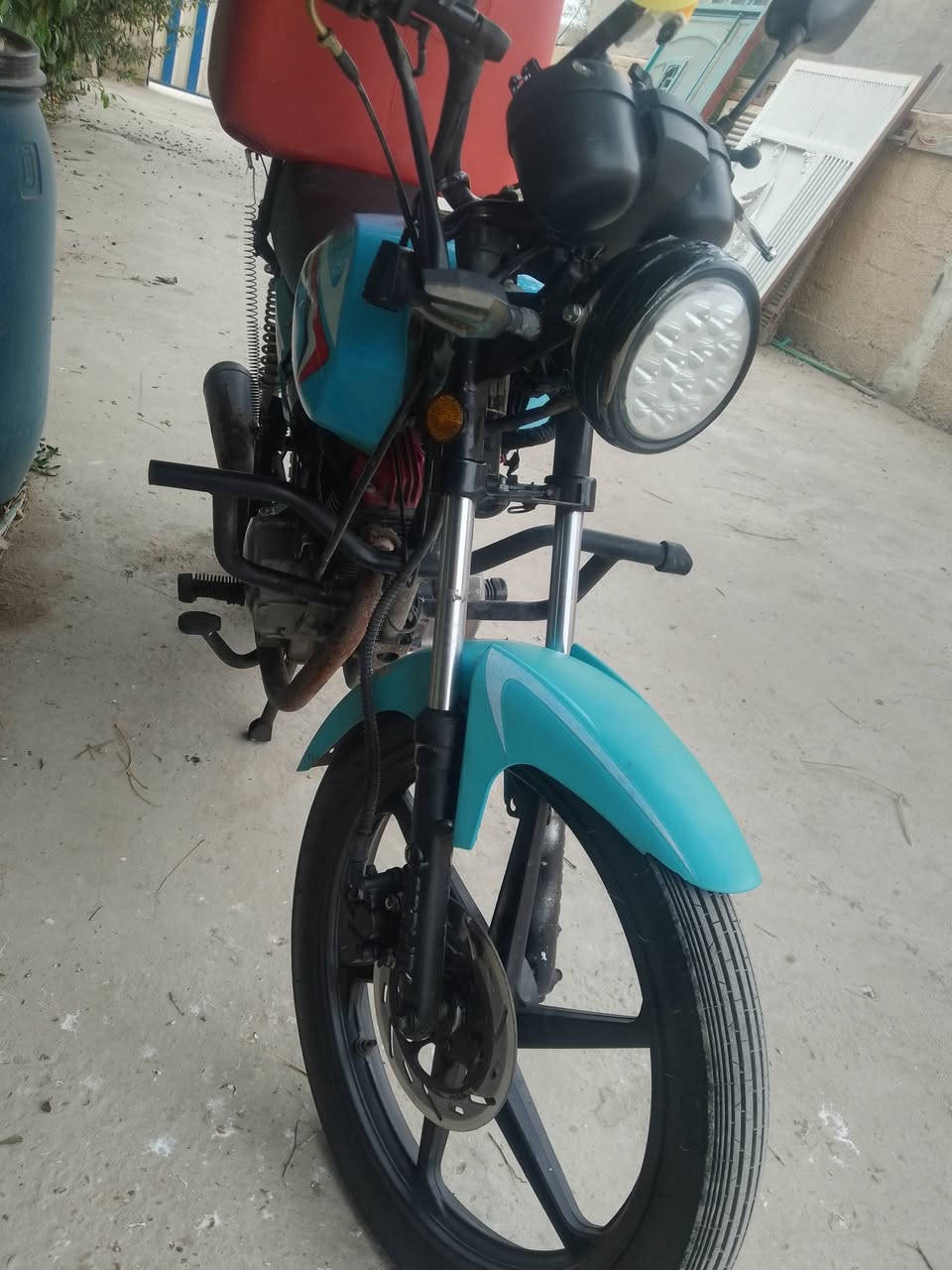 سلام عليكم عندي درجه شاينك موديل 23 درجه جاهزه محرك براغي مامفتوح بيهه اوراق بس منفيس مكاتبه سعر 500 بكاني بغداد لبياع شرطه الخامسه ***********
